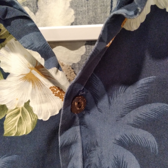 Authentic hawaiian boys short sleeve button up top - Picture 3 of 6